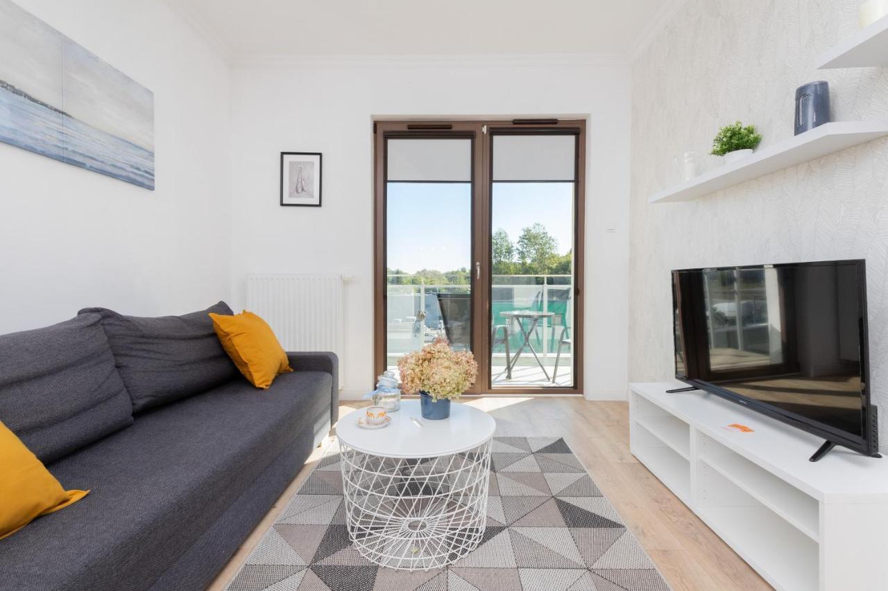 Modern With Balcony By Renters *